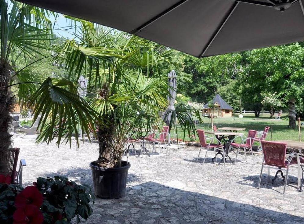 Nouan-le-Fuzelier Hotel - Restaurant Le Moulin De Villiers מראה חיצוני תמונה