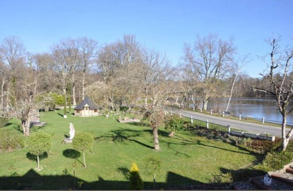 Nouan-le-Fuzelier Hotel - Restaurant Le Moulin De Villiers מראה חיצוני תמונה